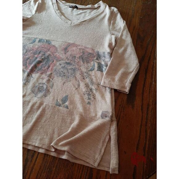 New Small Vision USA Lightweight 3/4 Sleeve V-Neck Floral Sweater Loose Fit - Picture 4 of 4